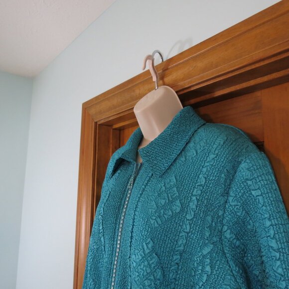 Magic It Fits Woman Bluegreen Crinkle Rhinestone Zip Up Long Sleeve Jacket XL-2X - Picture 3 of 8